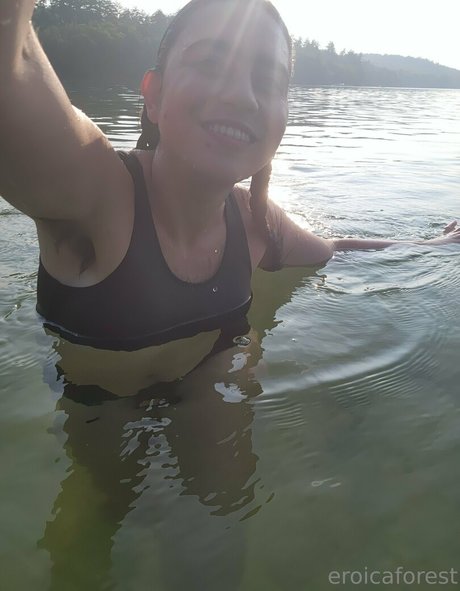 EroicaForest haut de star du porno des photos