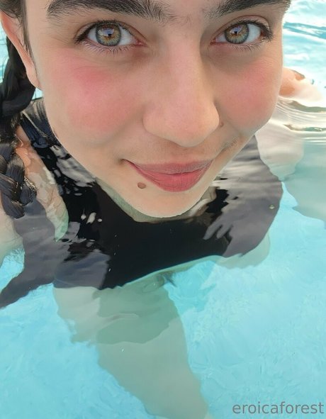 EroicaForest jolie star du porno photo