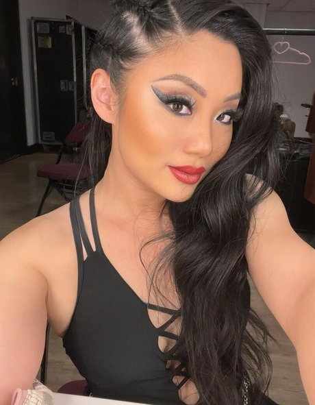 Tina Guo haut étoile galerie