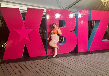 fellation publique onlyfans belle exclusivité galerie