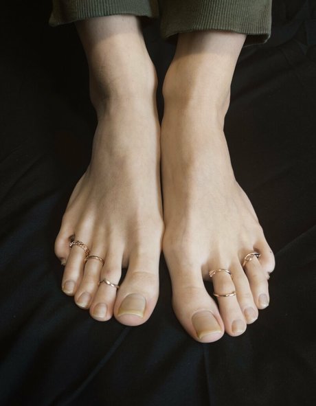 torislegs actrice de nus galeries