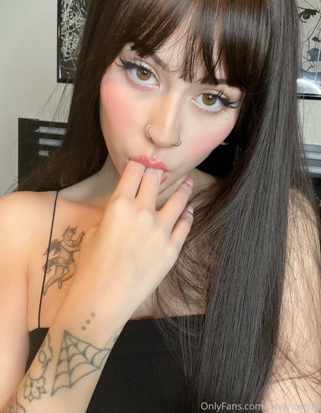 lolaminavip modèle pornographique image