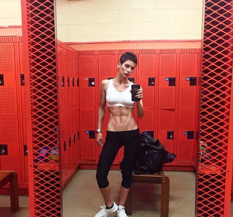 c antoinettemarie modèle érotique des photos