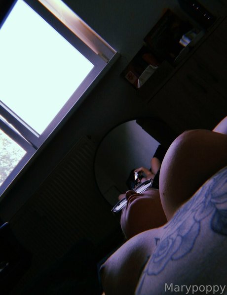 marypoppy star du porno sexy photo