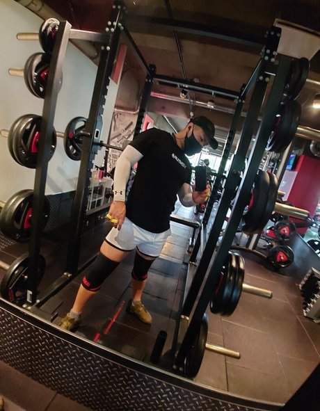 largedogcollar actrice artistique des photos