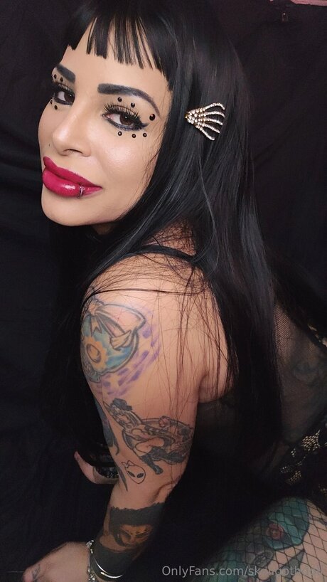 Skullgothdoll actrice porno galeries
