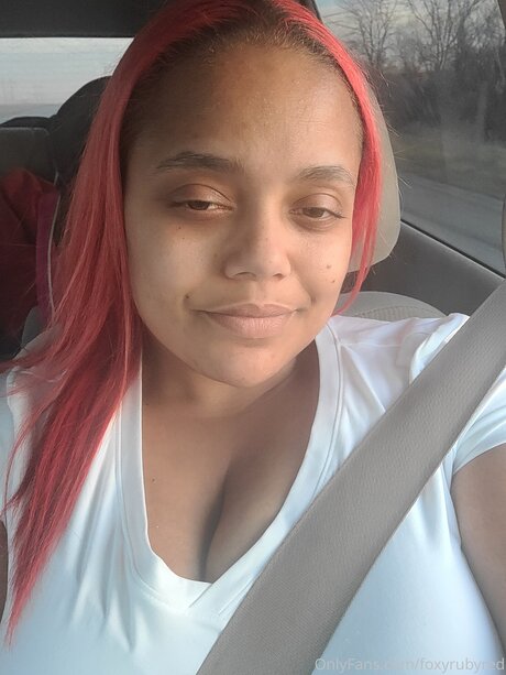 Foxyrubyred modèle joli collection