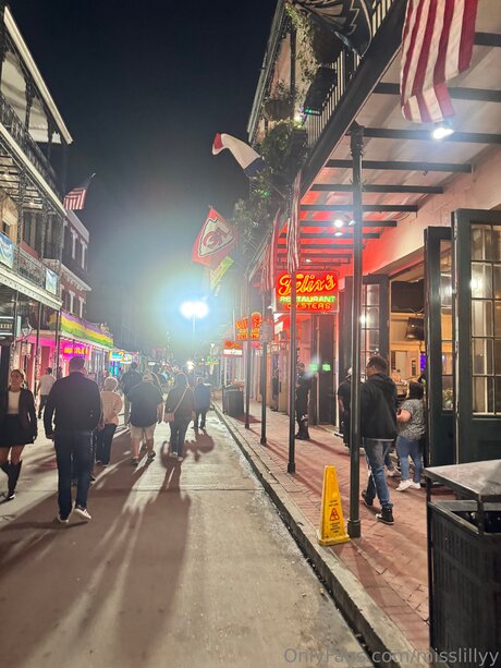 Misslillyy modèle porno photos