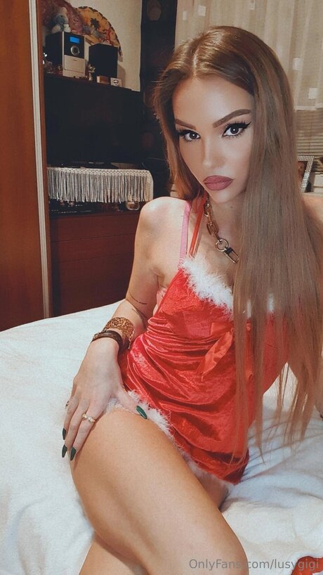 Lusygigi modèle nu des photos