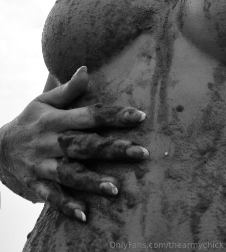 Thearmychick star du porno photo