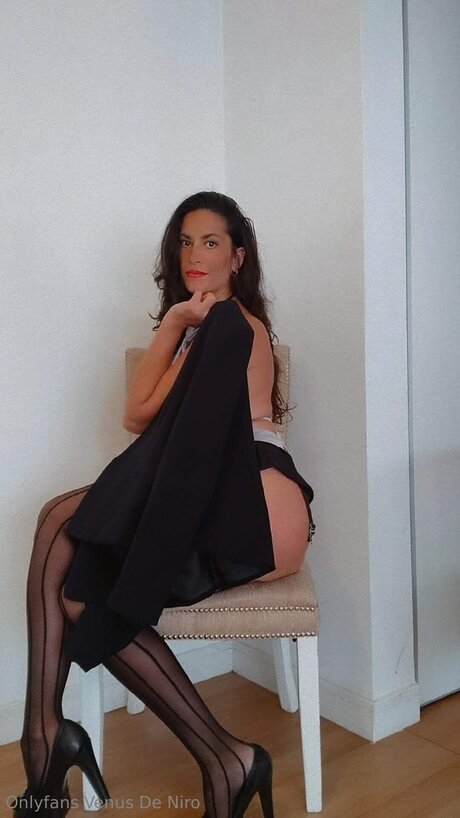 Venusdeniro star du porno de haute qualité photo