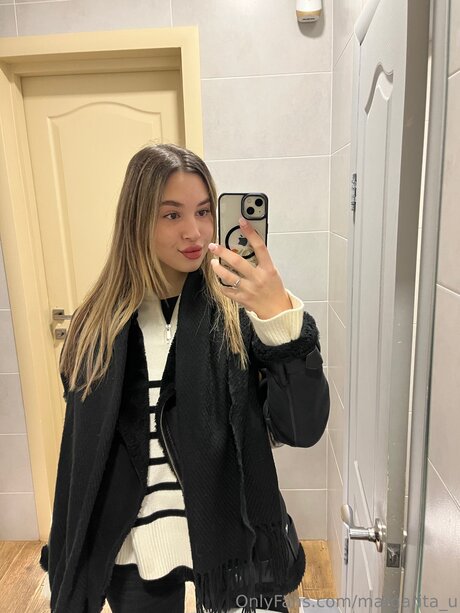 Ksenia A nus étoiles des photos