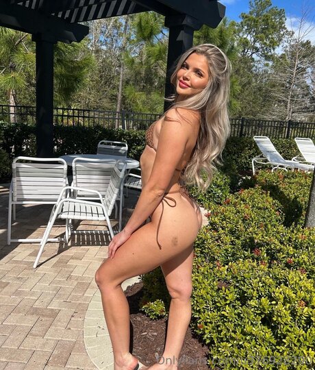 visage blond uniquementfans adulte chaud photos