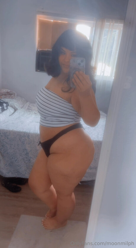 Moonmilph star du porno belle photo