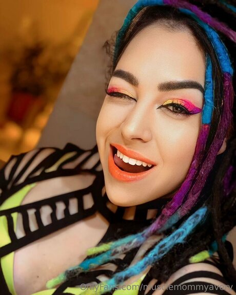 Queenmuscleavery actrice de nus des photos