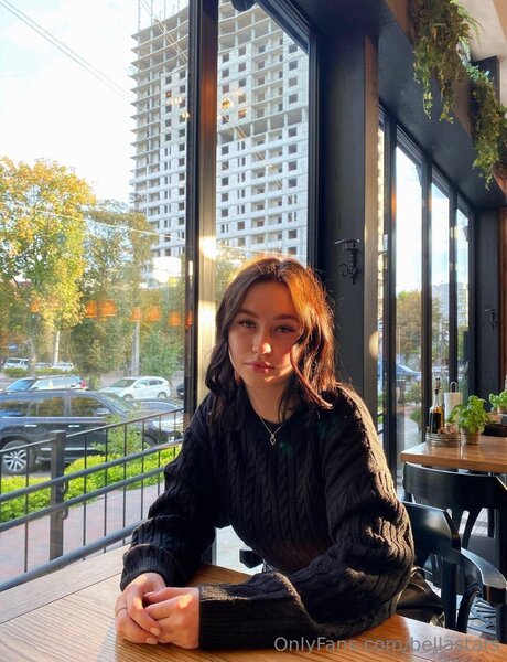 Bellastars modèle adulte archive