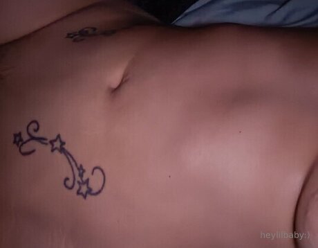 Heylilbaby star érotique image