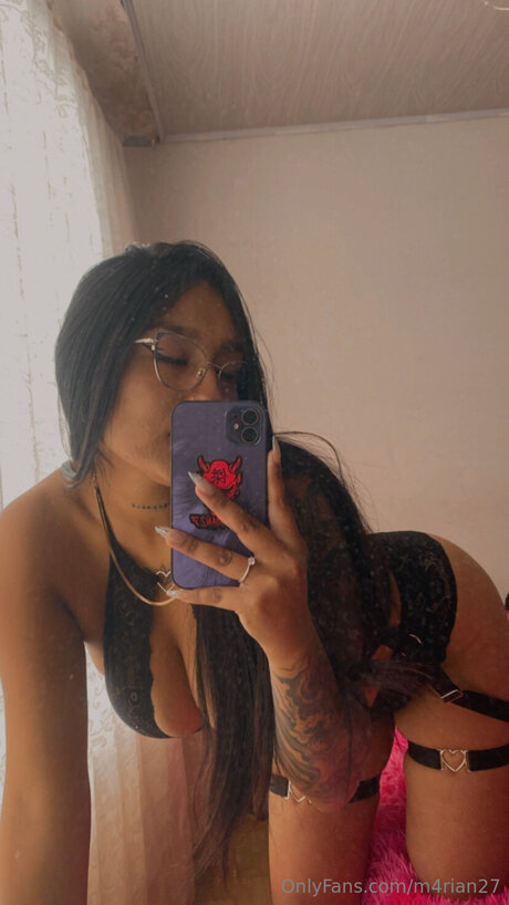 M4rian27 actrice porno archive