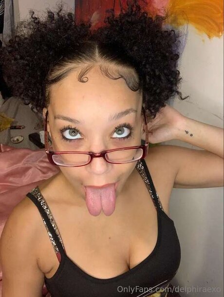 Delphiraexo star du porno adulte des photos