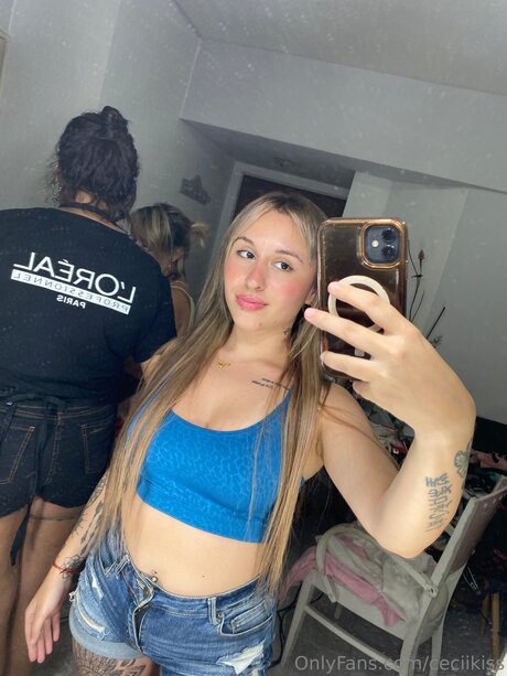 Ceciikiss modèle pornographique img