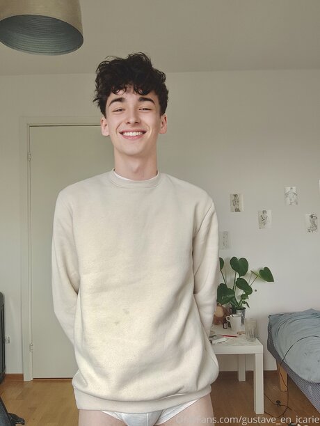 Gustave En Icarie actrice artistique des photos