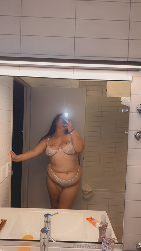 Babygorlxx actrice nue photos