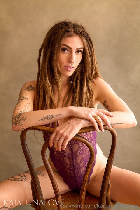 Kaialunalovefree étoile adulte des photos