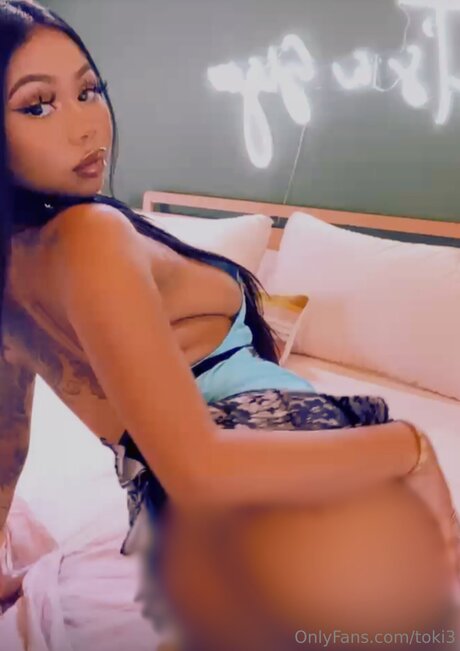 Toki3 actrice artistique des photos