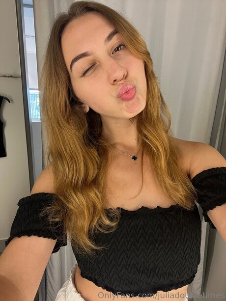 Juliadoubletimes star du porno hd des photos