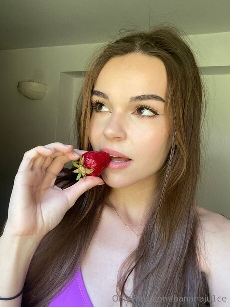 Bananaju1ce actrice libre img