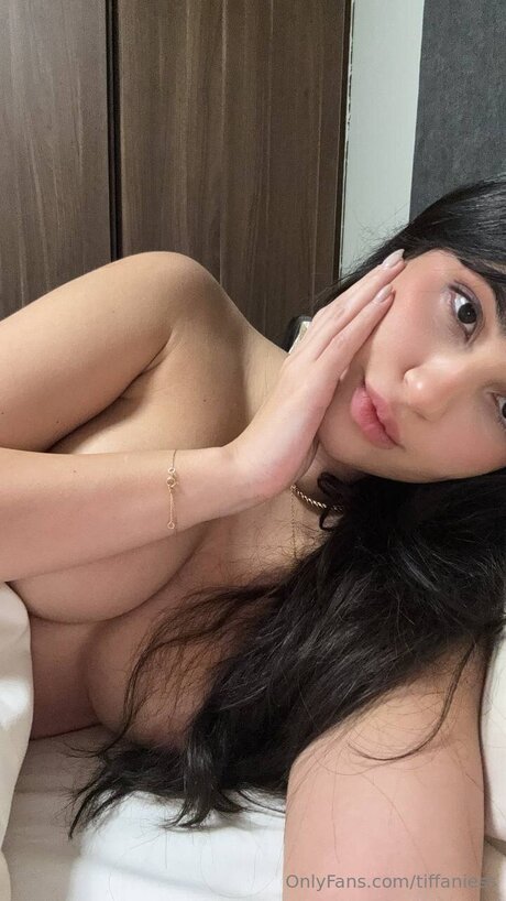 Tiffaniess étoile nue images