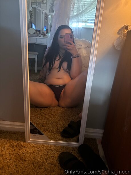 S0phia Moon joli modèle archive