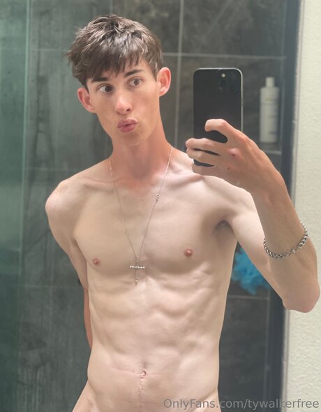 Tywalkerfree étoile nue img