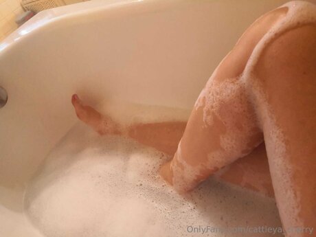 Cattleya Cherry actrice sexy photo