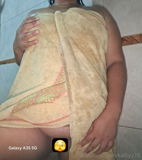 Kattyy78 étoile hd des photos