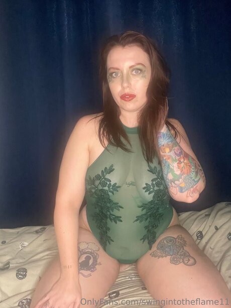 Swingintotheflame11 actrice artistique des photos