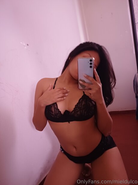 Mieldulco star du porno érotique des photos