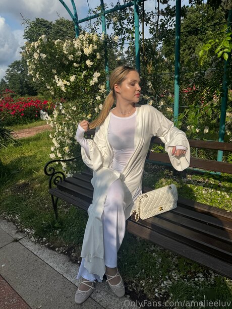 Amelieeluv star du porno en haute qualité galerie