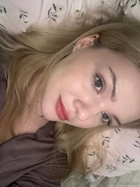 Amelieeluv sexe star img