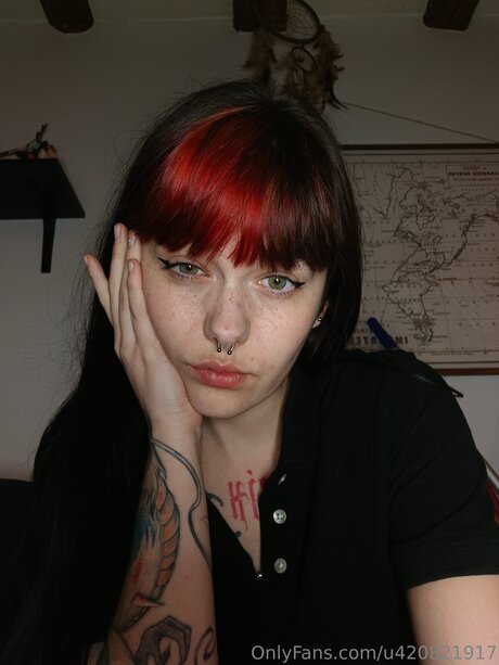 Juste Lilith belle star du porno photos