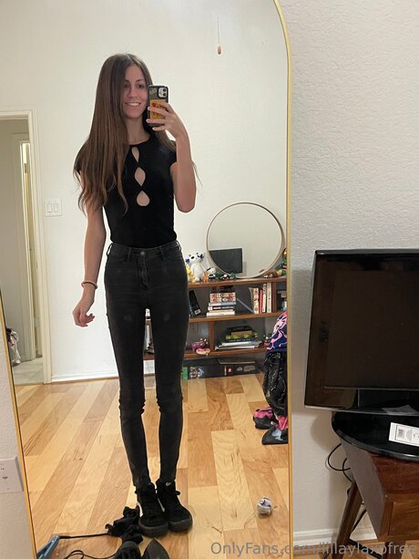 Lillaylaxofree beau modèle photo