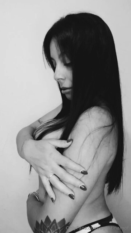 Agustinamof actrice pornographique image