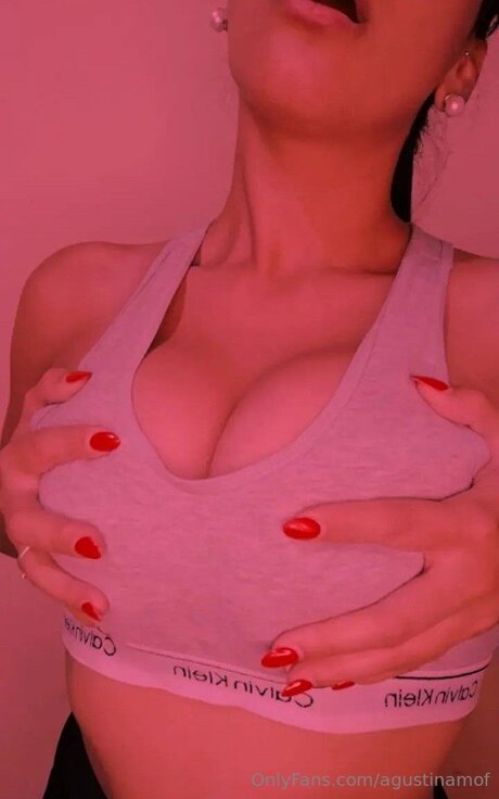 Agustinamof étoile sexy galerie