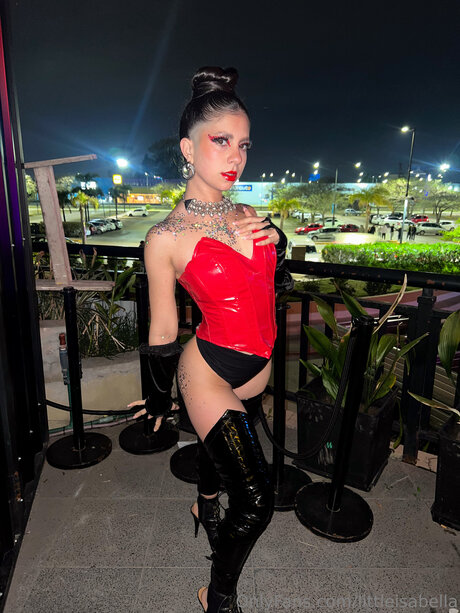 Littleisabella star du porno parfaite galeries
