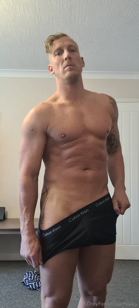 Lukehardy nus étoiles galerie