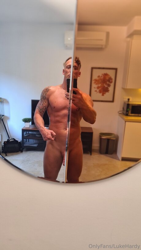 Lukehardy star exclusive image