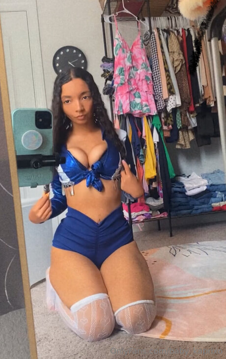 Baby Kaprixo star du porno de haute qualité galerie