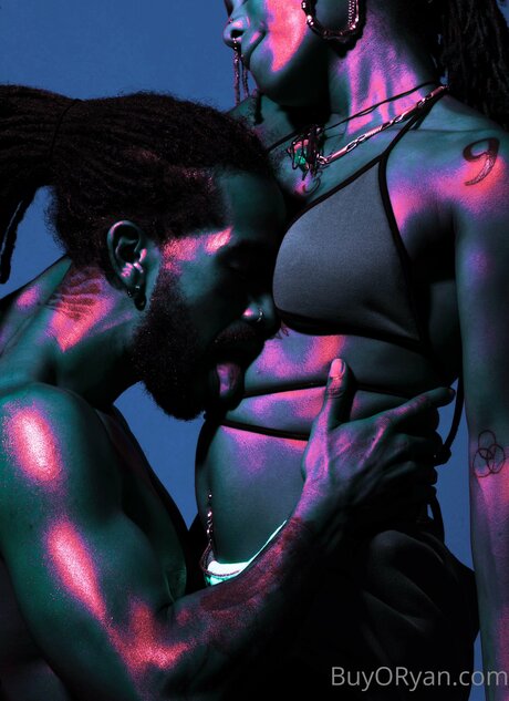 Oryanoryan belle star du porno photo