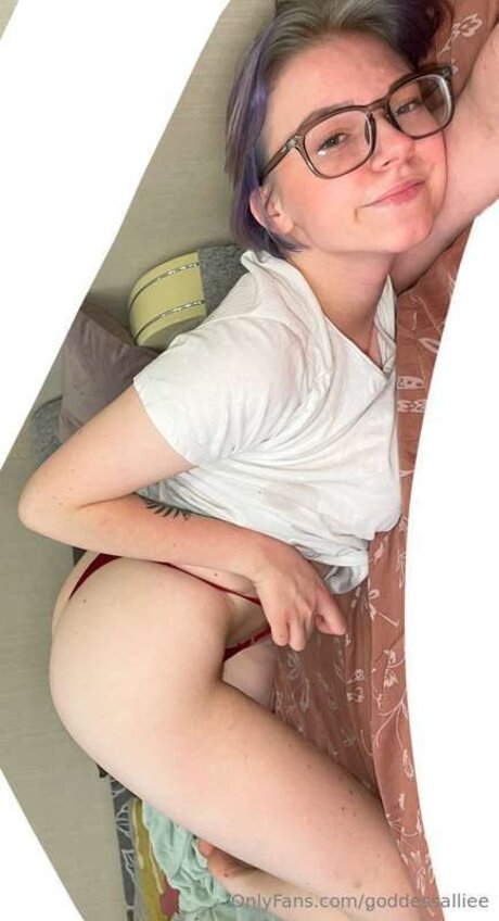 Goddessalliee art modèle des photos