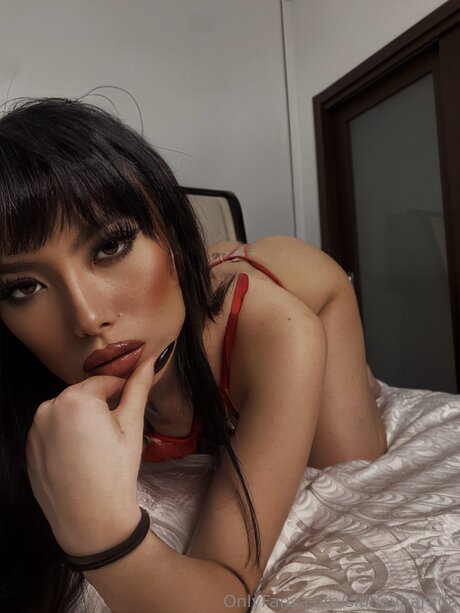 Sidneyharada modèle chaud image